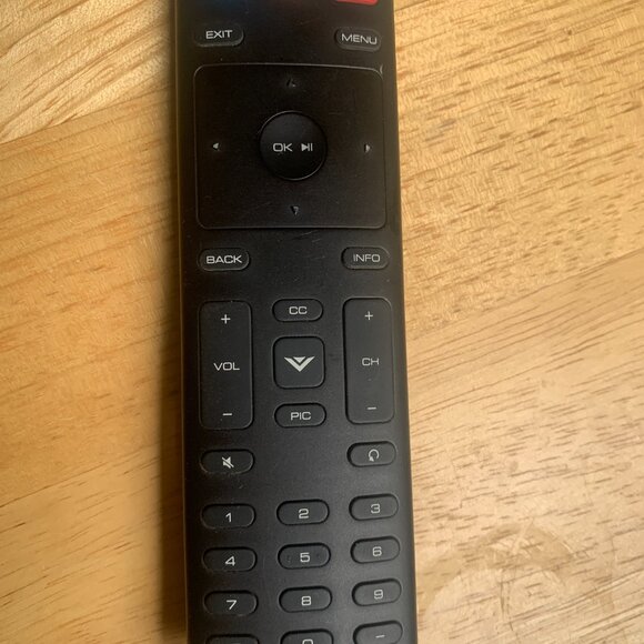 Genuine OEM Vizio Smart LCD LED TV Remote XRT136 Vudu Amazon iheart Netflix - Picture 2 of 8